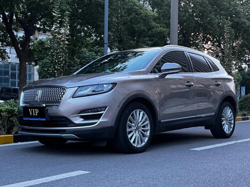 Линкольн серебристый