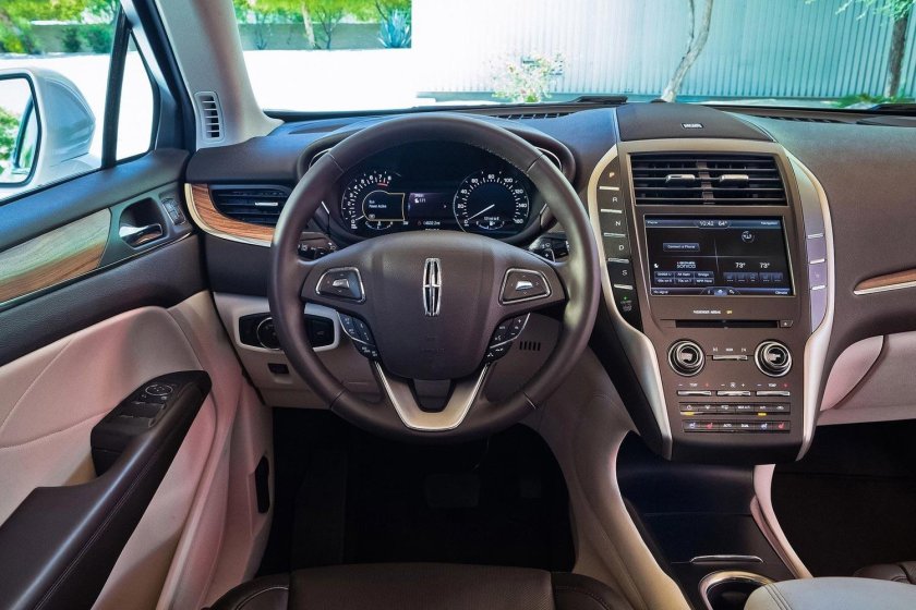 Lincoln MKC 2015