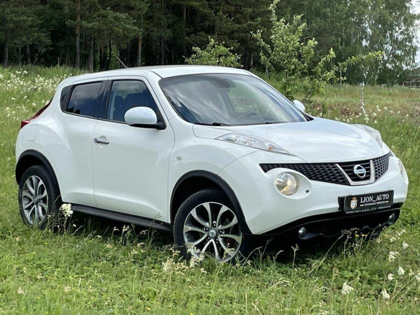 Ниссан Жук 2012 белый