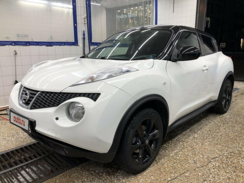 Ниссан Джук белый 2012