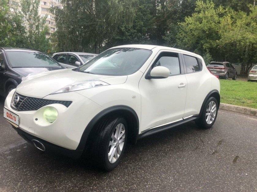 Ниссан Жук белый 2013