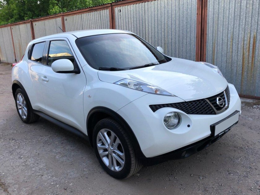 Nissan Juke 2012 белый