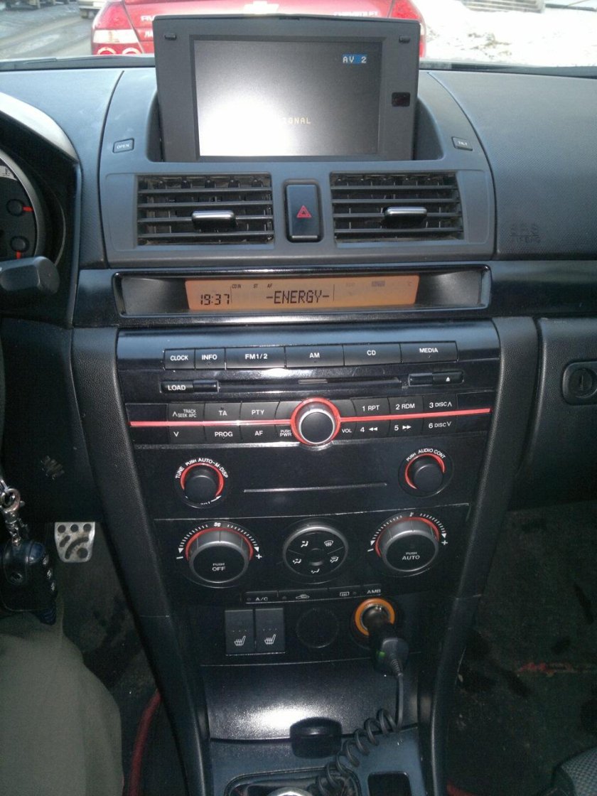Штатная магнитола Мазда 3 2005