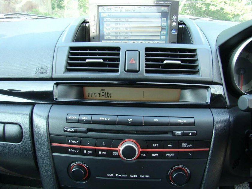 Mazda Axela BK магнитола