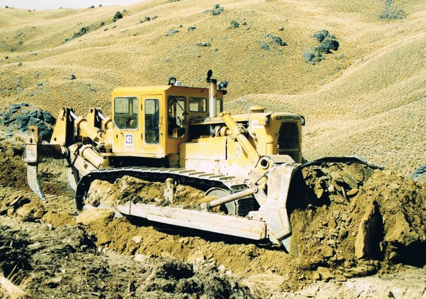 Бульдозер Катерпиллер d9