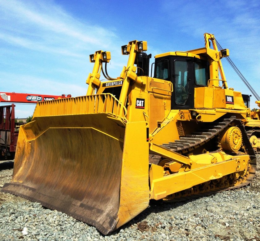 Бульдозер Cat d9r