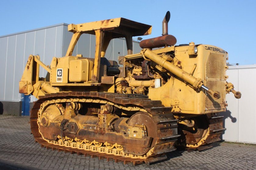 Бульдозер Cat d9r