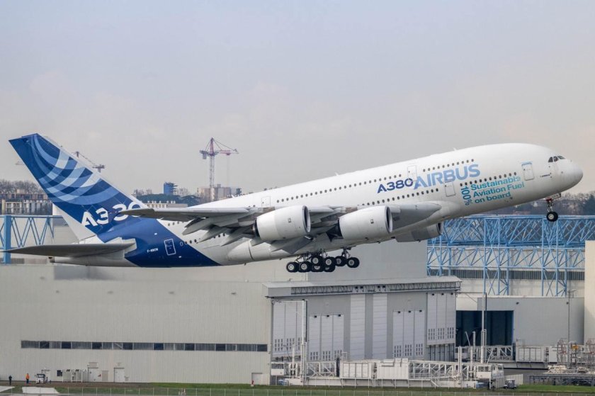 Самолет аэробус а380