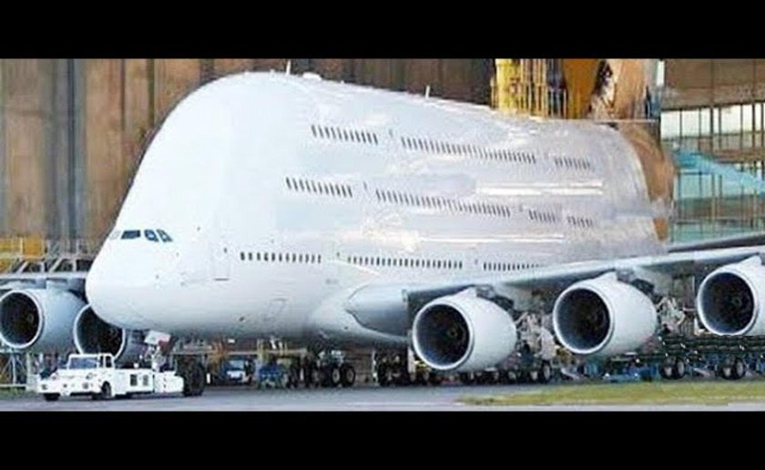 Самый большой пассажирский самолет в мире