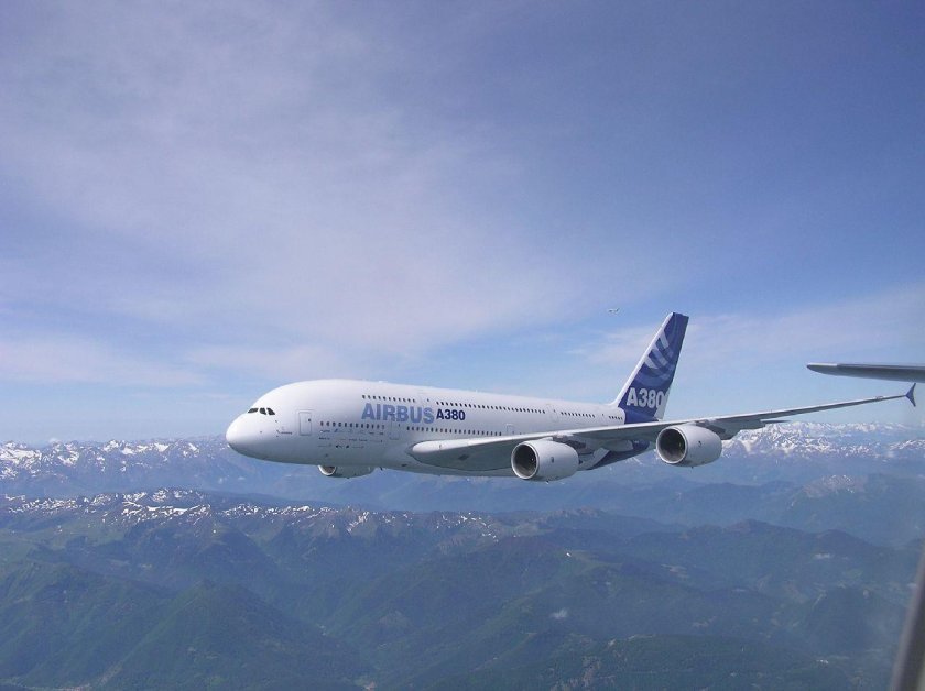 Самолет Аэробус а390