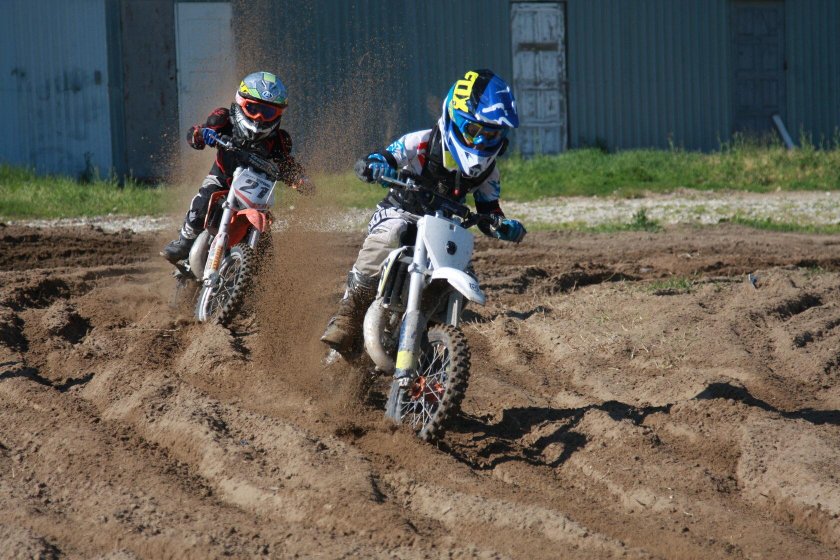 Дети в мотокроссе