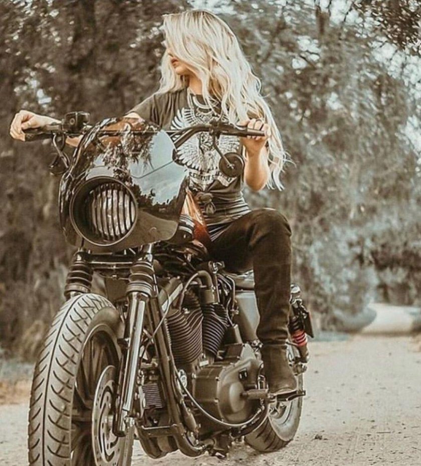 Байкерши Харлей Дэвидсон