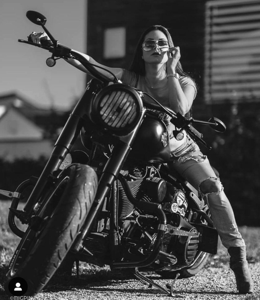 Женский Харлей Дэвидсон мотоцикл