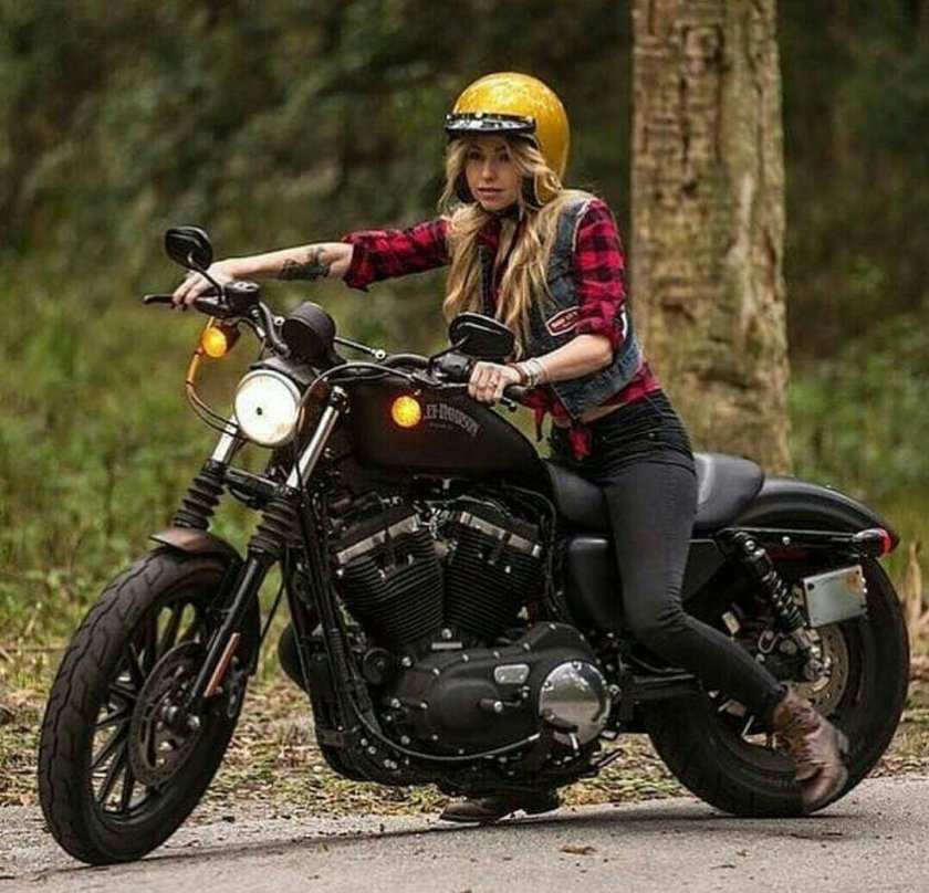 Женский Харлей Дэвидсон мотоцикл