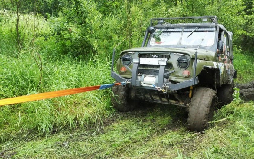 Буксировочный трос для внедорожника