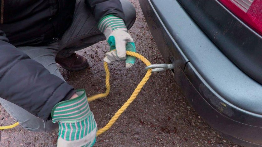 Буксировка автомобиля