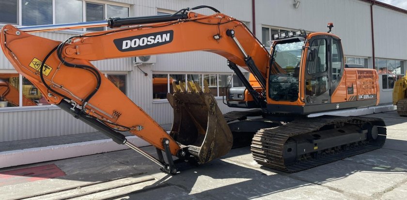 Doosan dx225lca