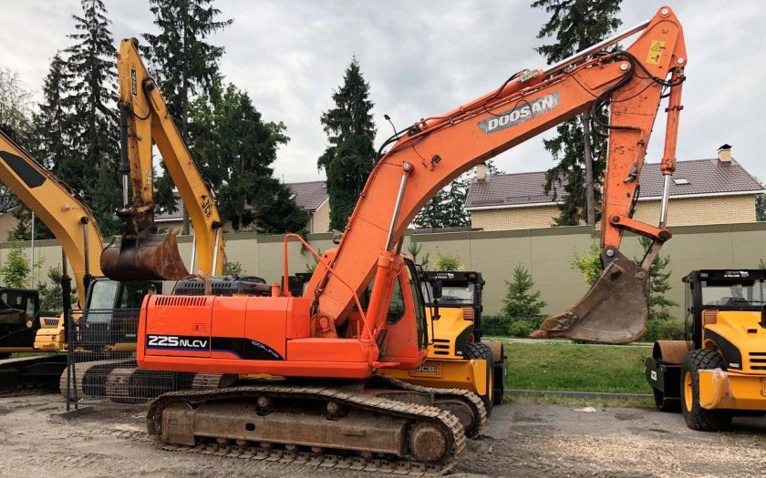 Дусан 225 экскаватор