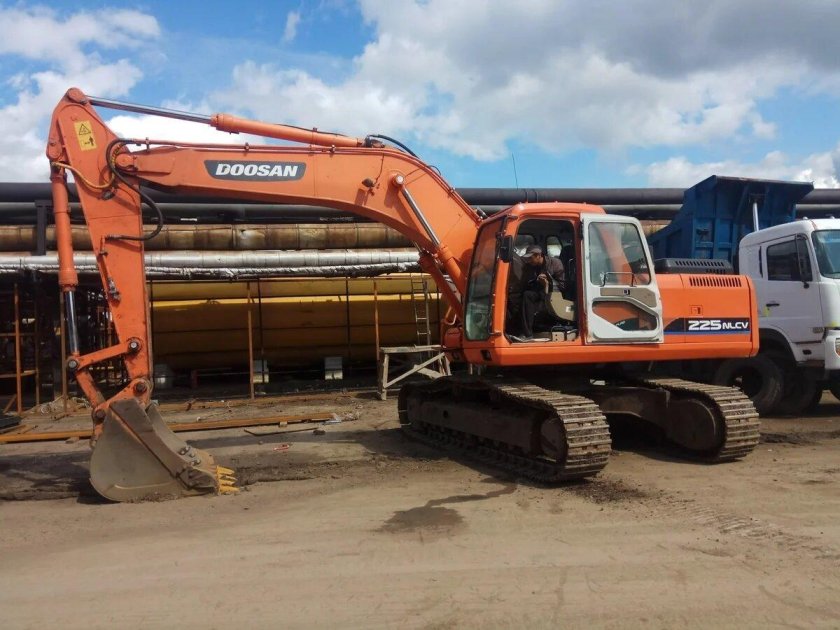 Дусан 225 экскаватор