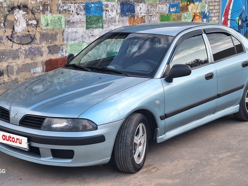 Митсубиси каризма 2003