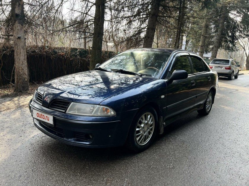 Мицубиси каризма 2003 седан