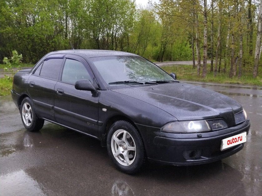 Мицубиси каризма 2003