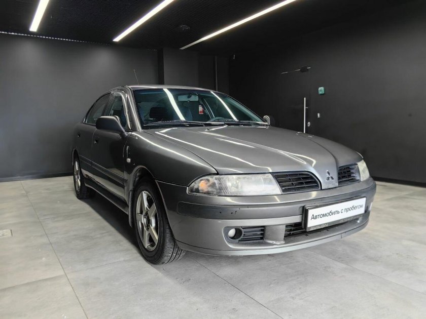 Mitsubishi carisma 2003