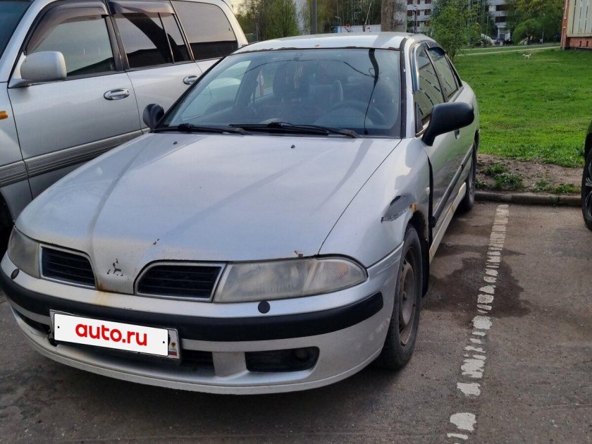 Митсубиси каризма 2002