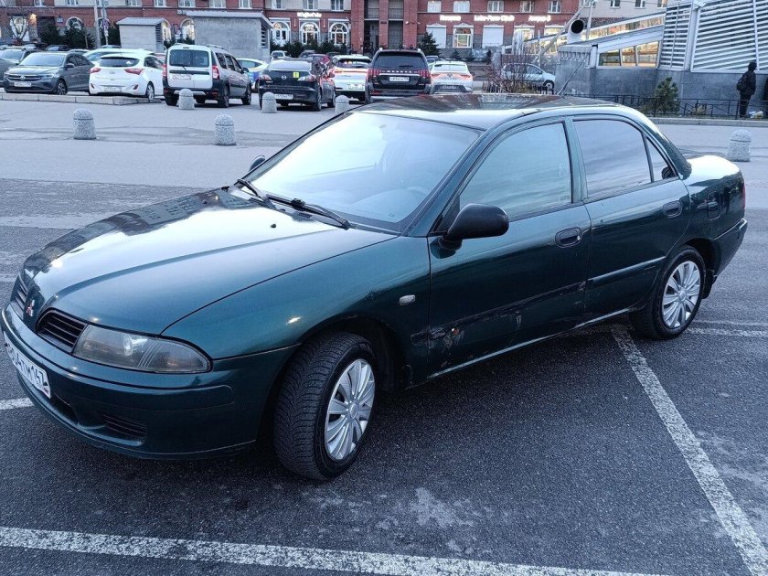 Митсубиси каризма 1998 хэтчбек