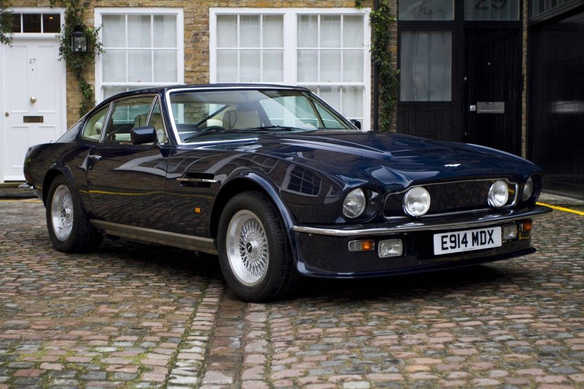 Aston Martin v8
