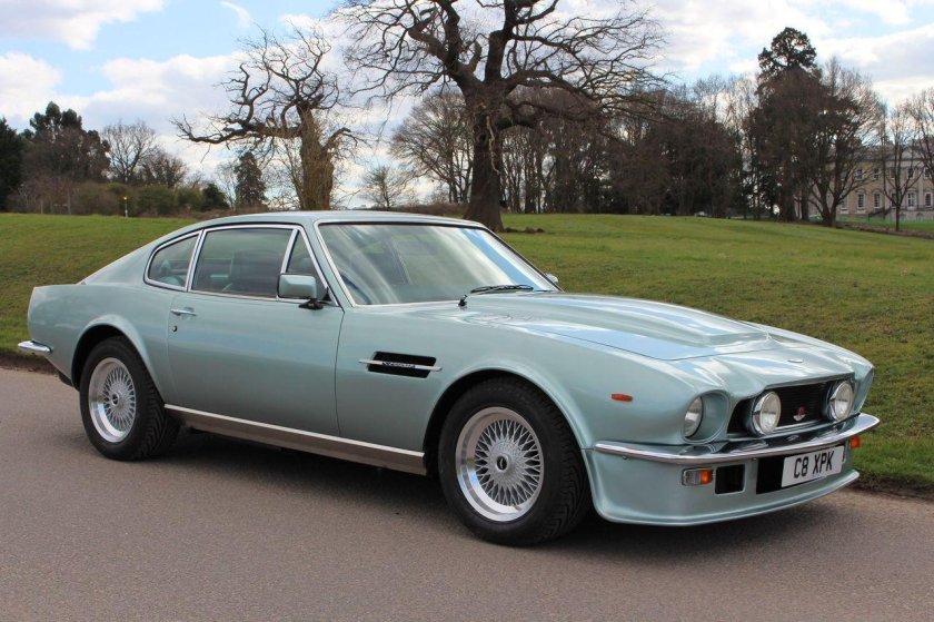 Aston Martin v8 Vantage 1986