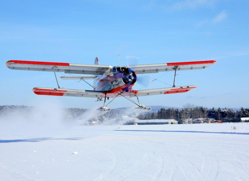 АН-2 на лыжном шасси