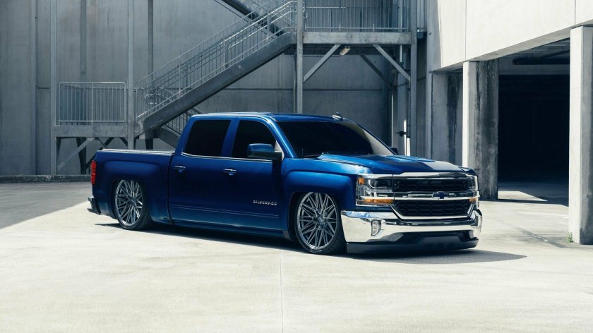 Chevrolet Silverado 4