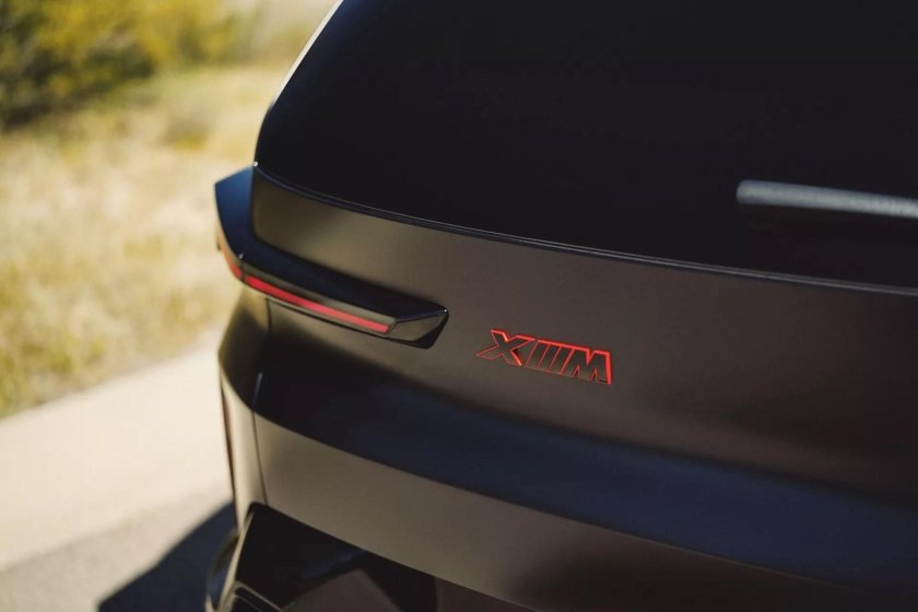 BMW XM Label Red 2023