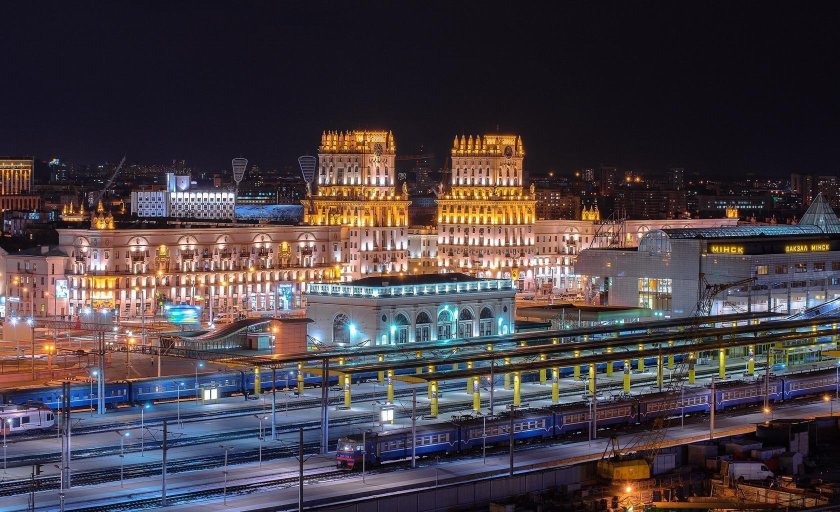 Вокзал Минск ночью