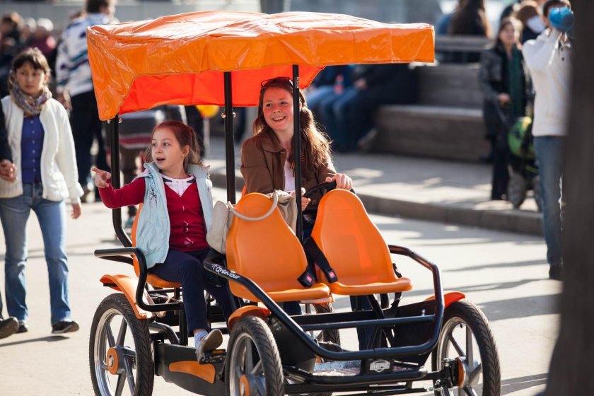 Веломобиль 4-х местный парк Горького