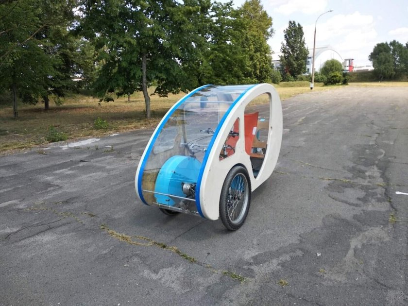 Веломобиль с крышей
