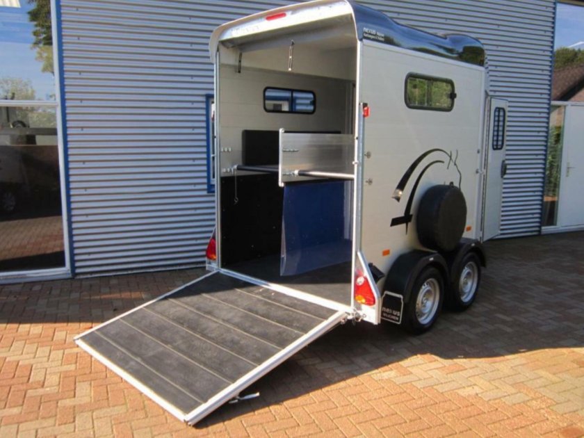 Пежо боксер коневозка