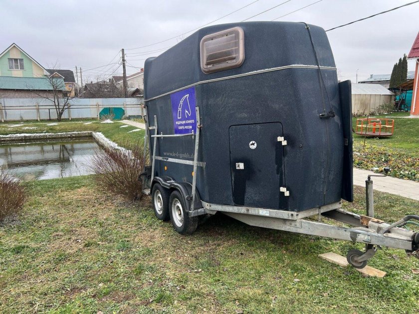 Коневозка прицеп