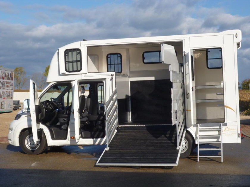 Коневоз 6 местный