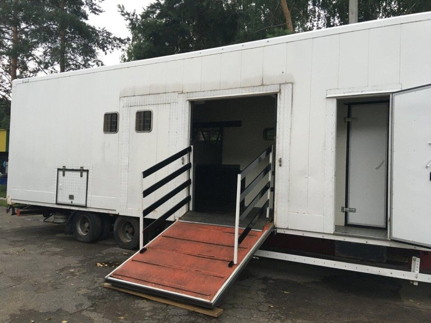 Коневоз полуприцеп