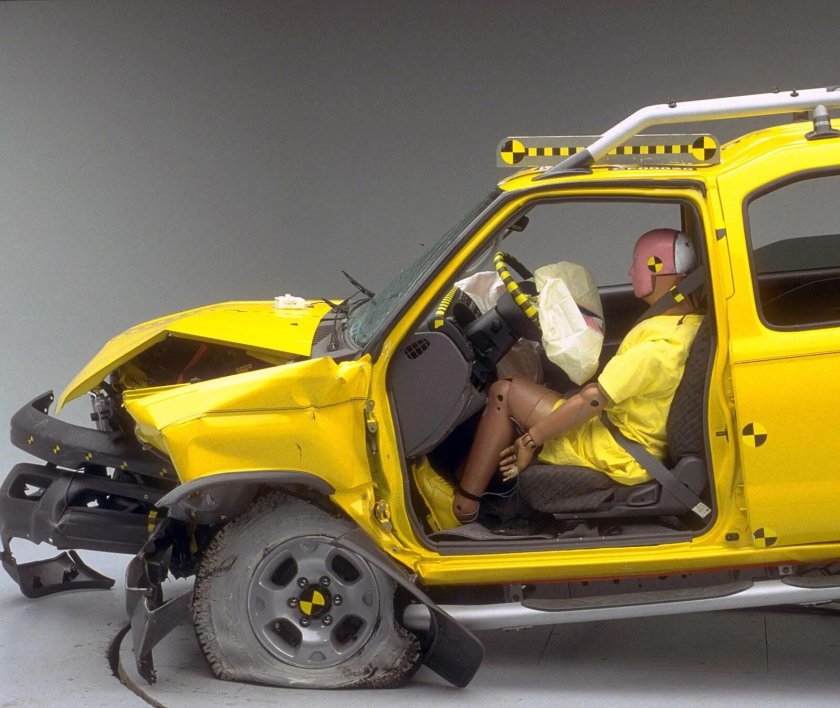Crash Test 2003-2005 Nissan