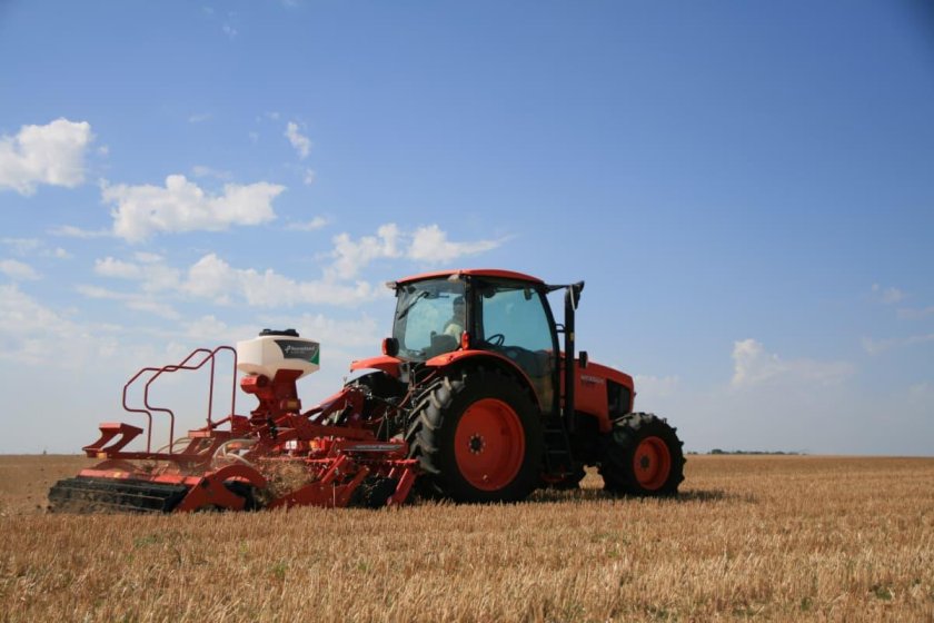 Сеялка пневматическая для сидеральных культур