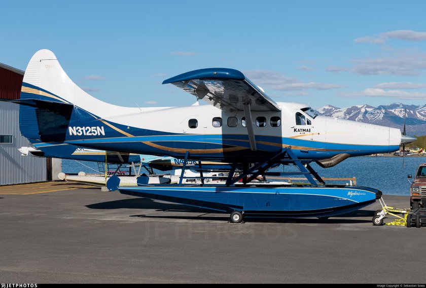 Cessna 208 caravan amphibian