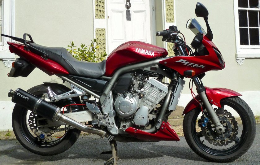 Ямаха FZS 1000 2002