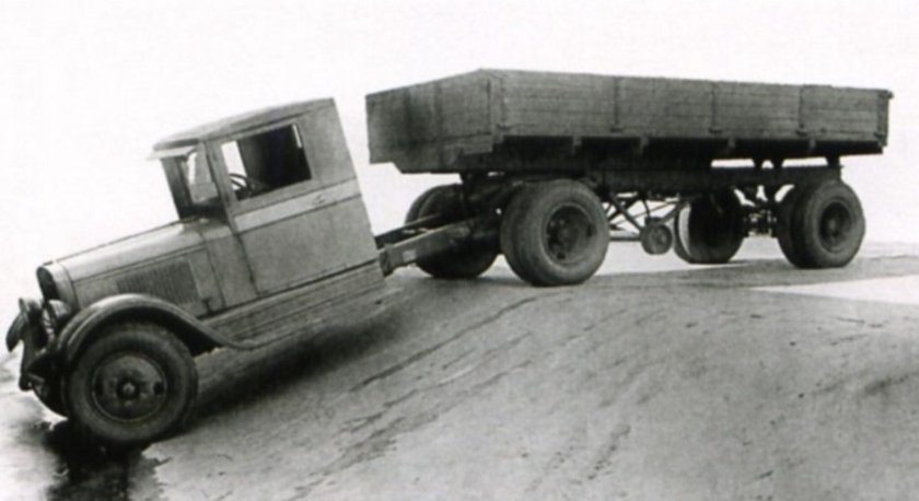 ЗИС-10 седельный тягач