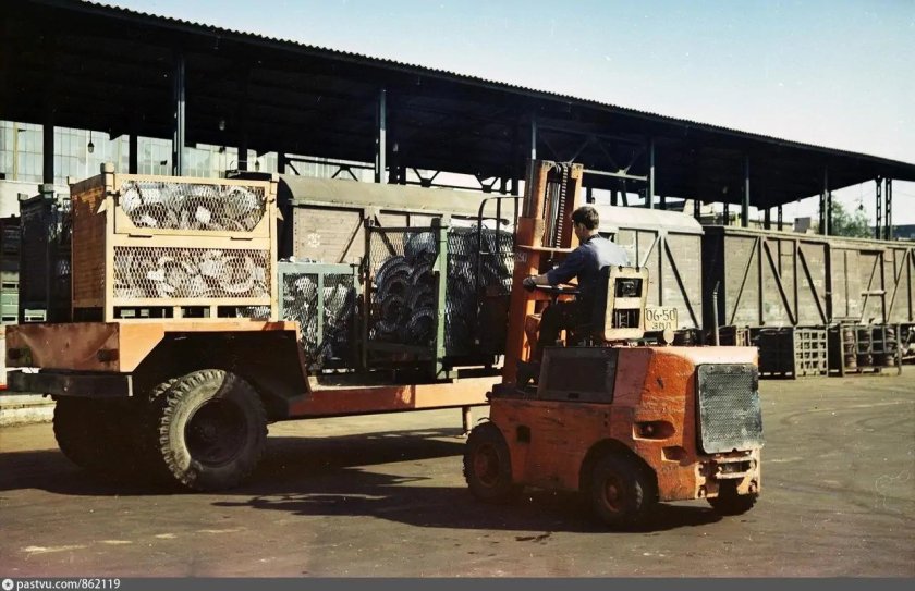Вилочный погрузчик ссср