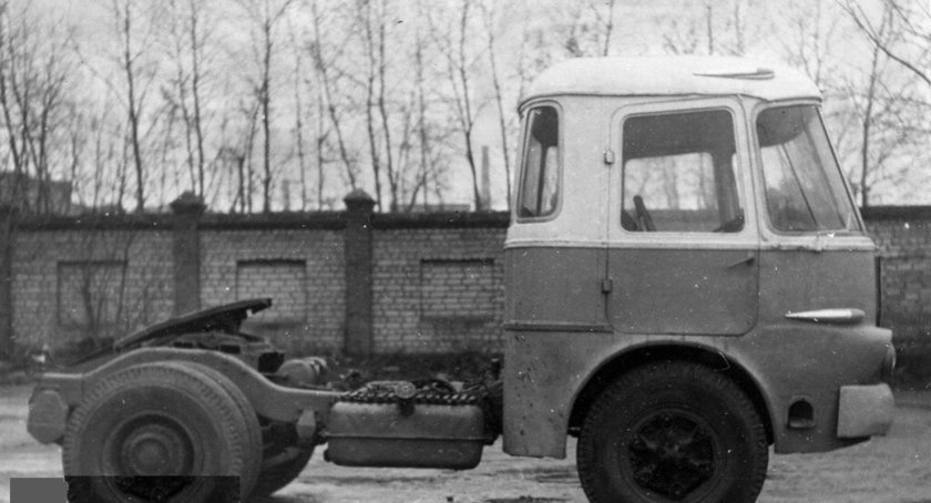 Ikarus-620 седельный тягач