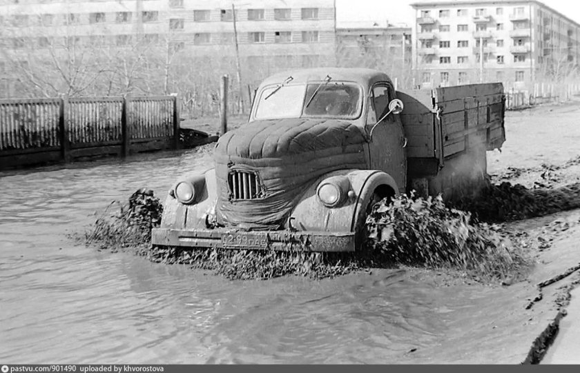 Грузовик УРАЛЗИС 355м