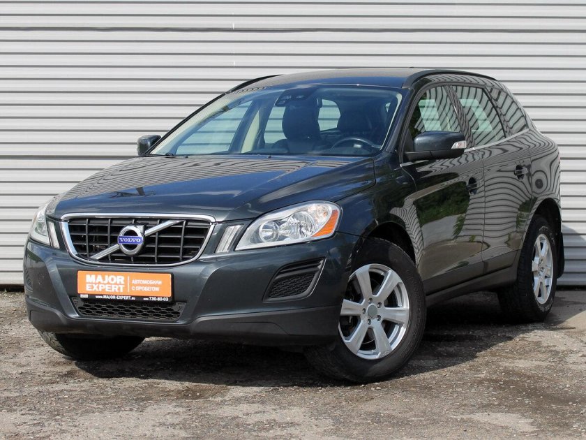 Volvo xc60 серая